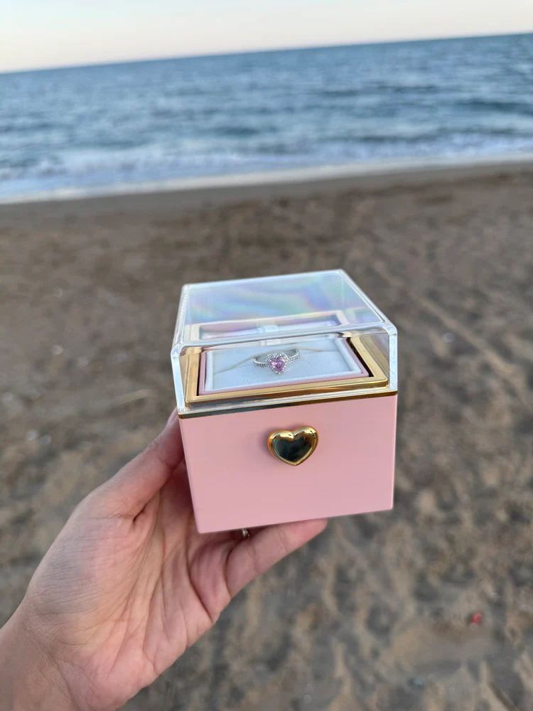 mumlu dönen kutu+zirkon taşlı kalp yüzük